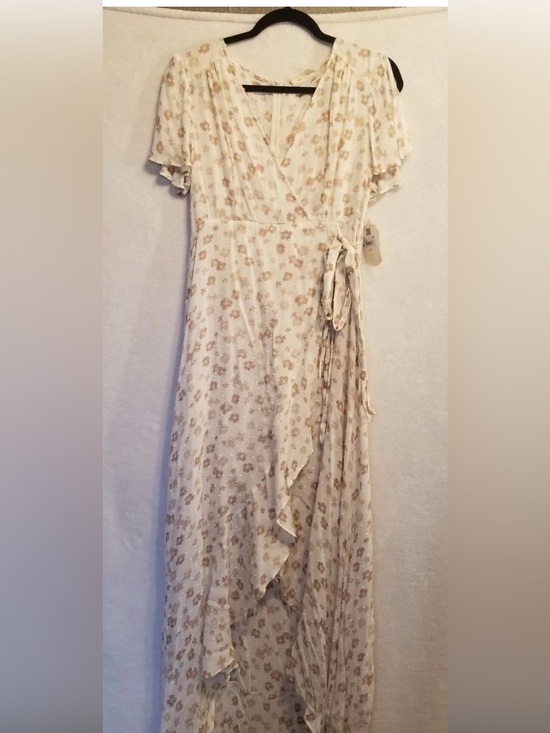 Altar'd State Dresses & Skirts - Altar'd State Dress Maxi Wrap Cream -Beige Floral High Low Size Large